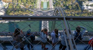 k way tour eiffel